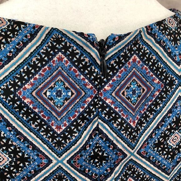 Forever 21 Blue & Black Diamond Patterned Short Sleeve Top - Picture 5 of 6